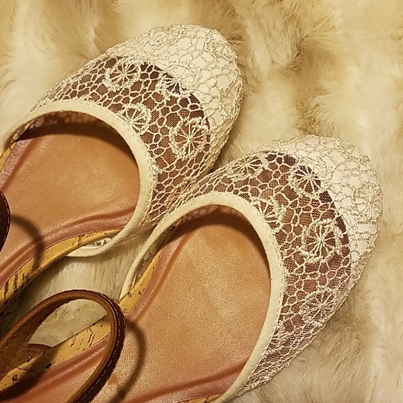 Anthropologie Shoes - EUC Anthropologie Seychelles Cute lace toe shoes